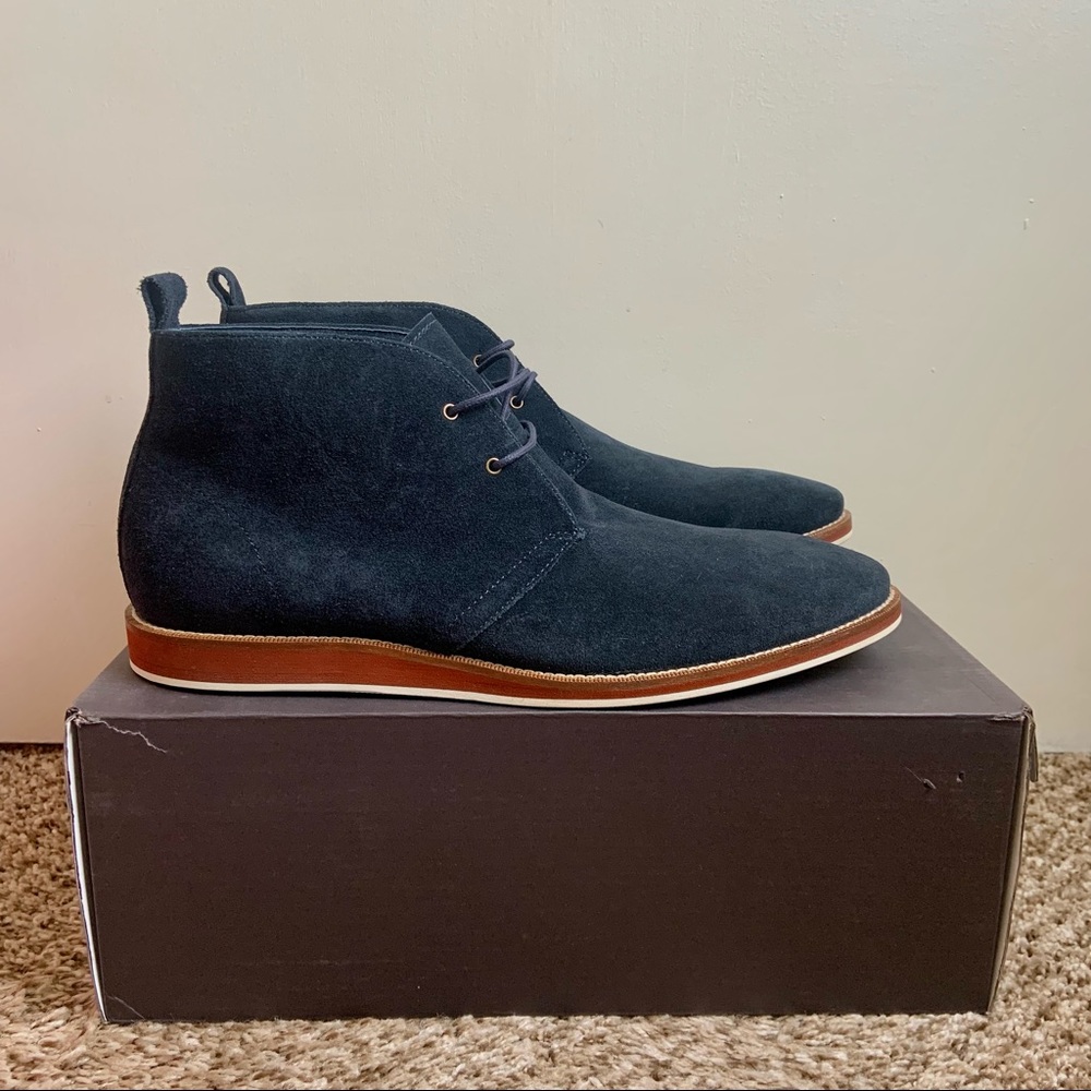 NWT Men’s Banana Republic Navy David Chukka Boots 11.5
